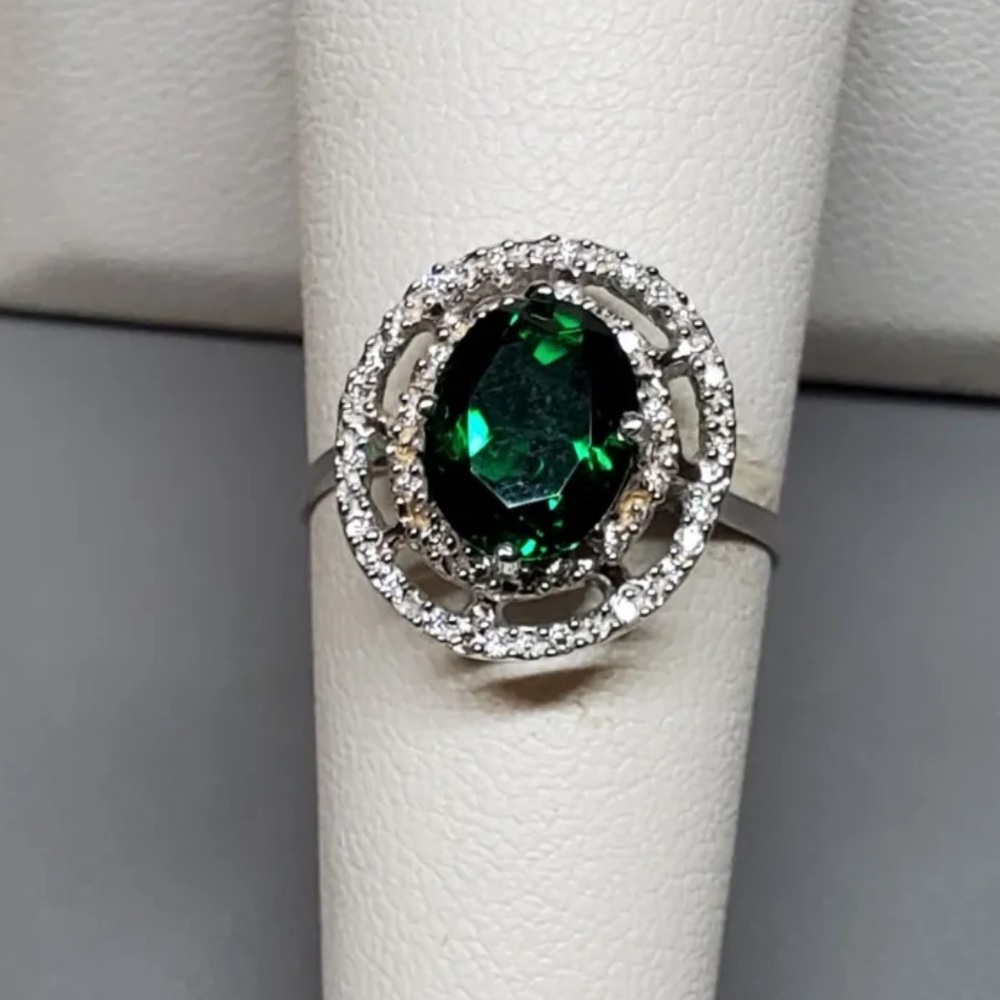 Stunning 14k white gold 2 carat emerald and diamond halo ring!